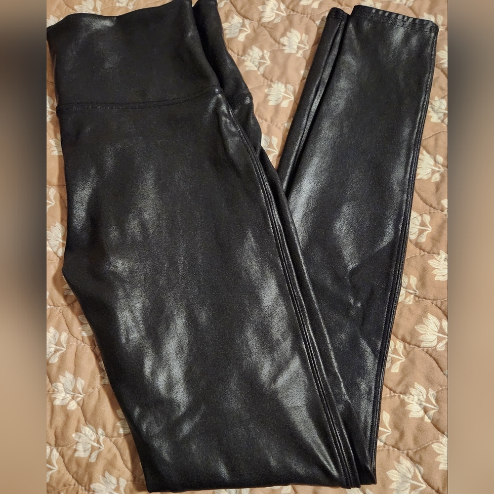SPANX Shiny Black Leggings, Excellent Like New Condition